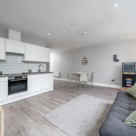 Luxury Flat With Private Terrace In The Heart Of Kingston Apartment Kingston upon Thames  Exterior photo